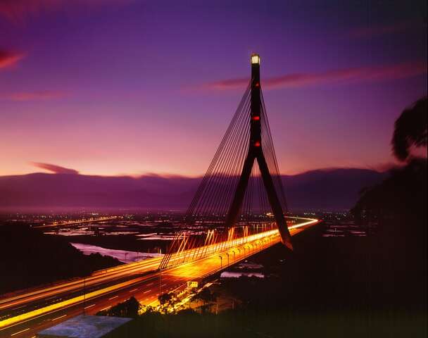 高屏溪斜張橋