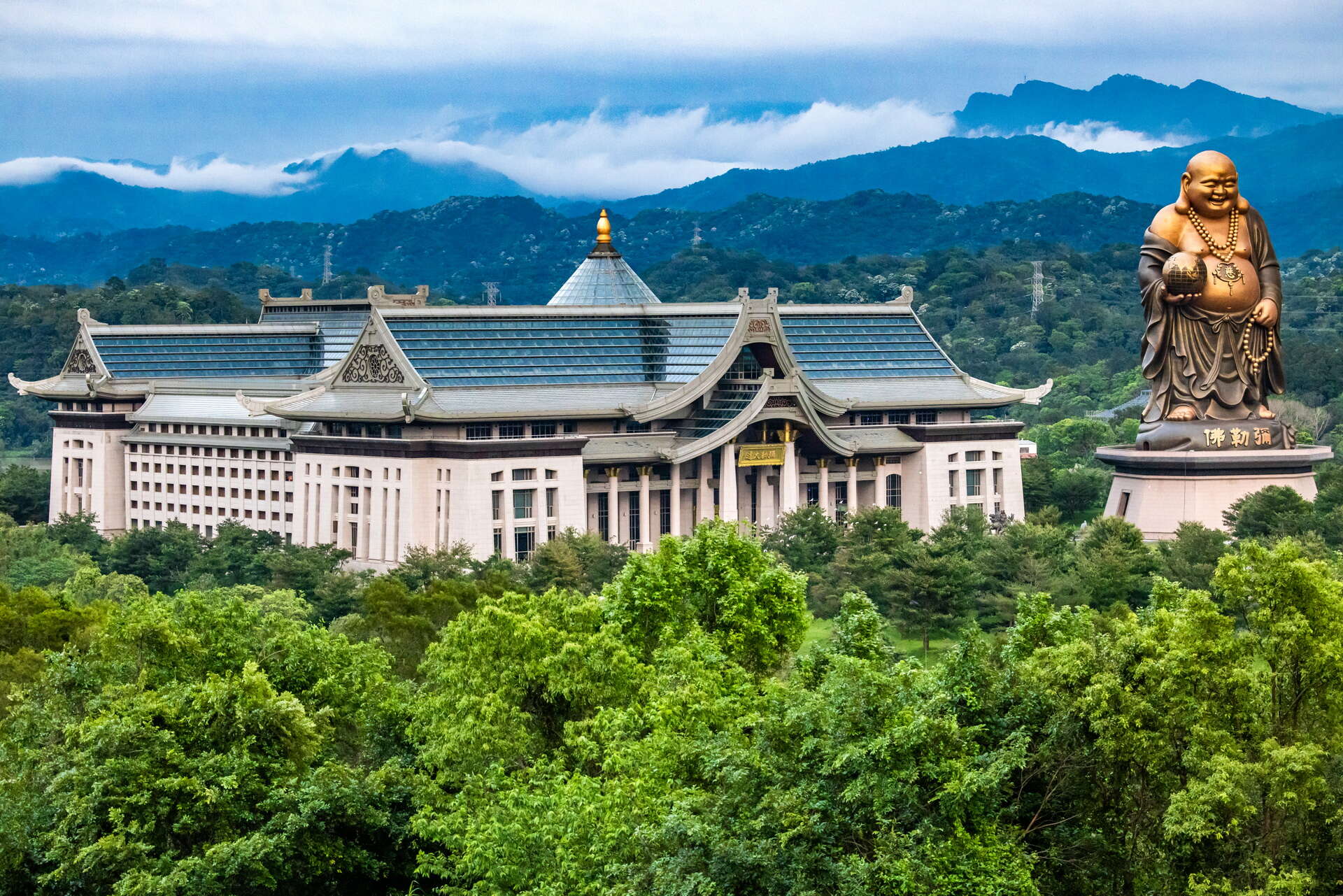 峨眉湖